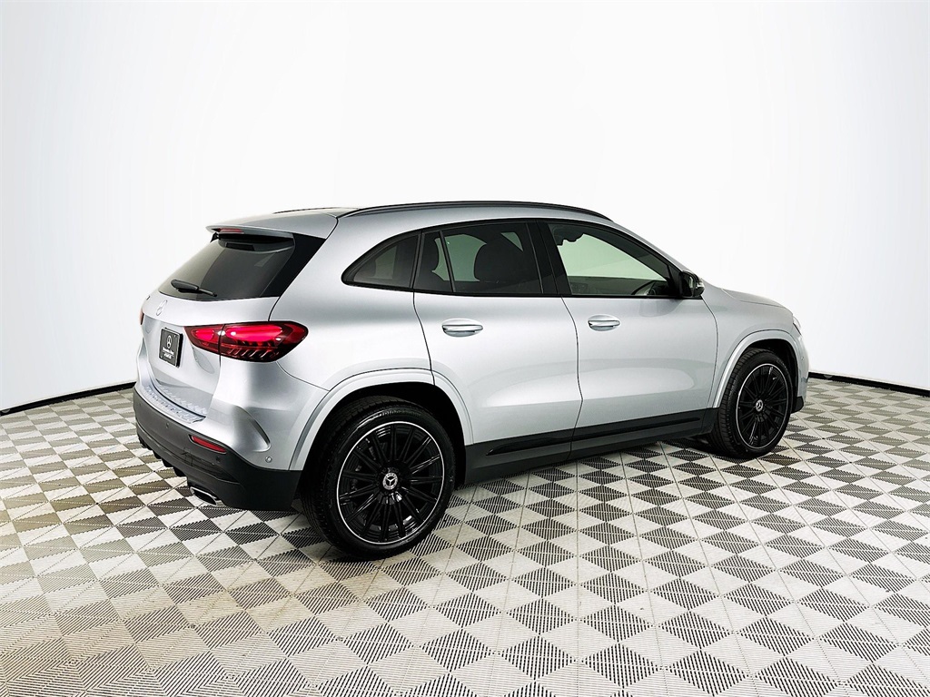 2025 Mercedes Benz GLA 250 AMG photo 4