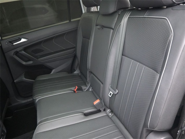 2022 Volkswagen Tiguan SE photo 12