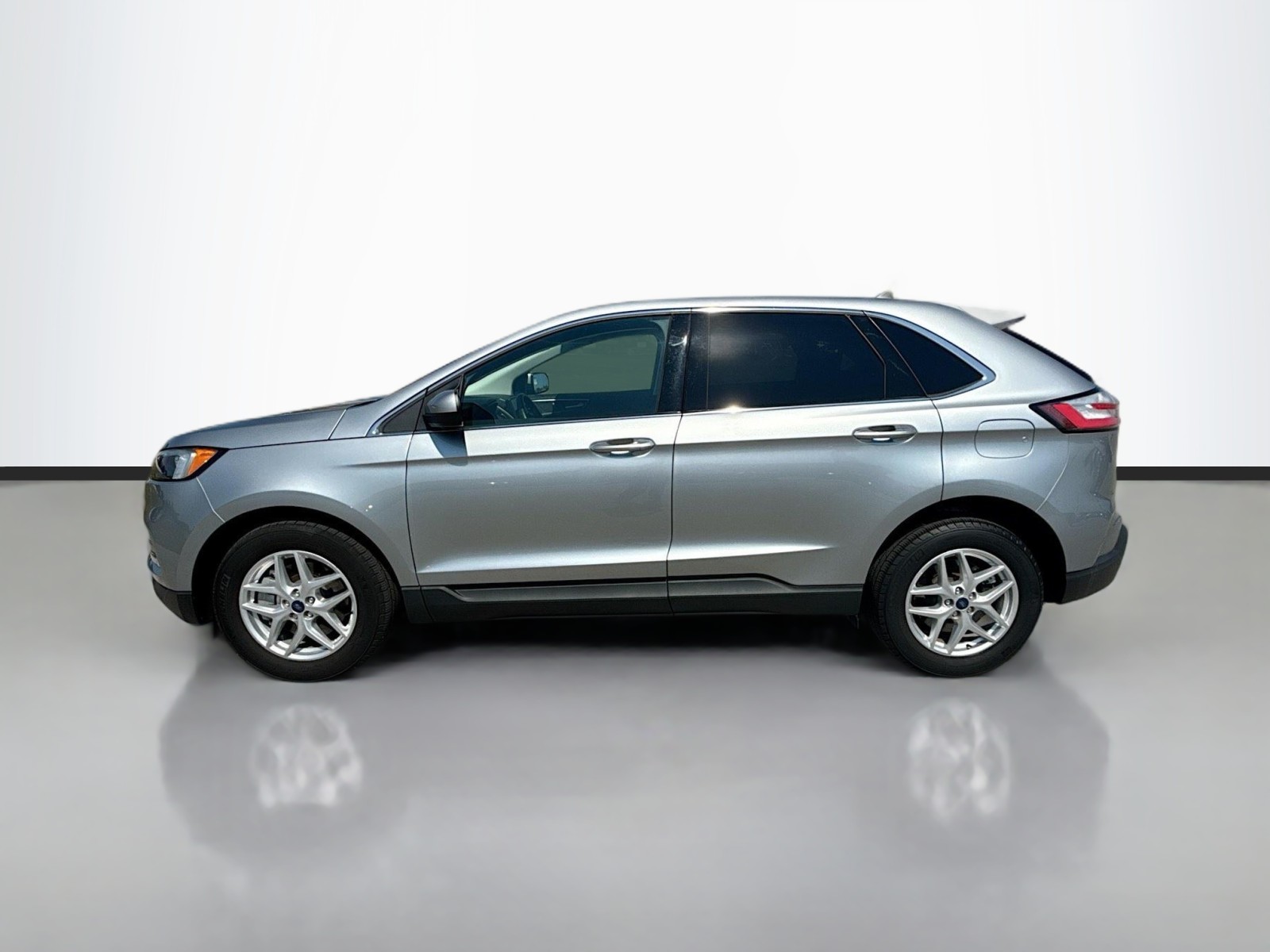 2022 Ford Edge SEL photo 8