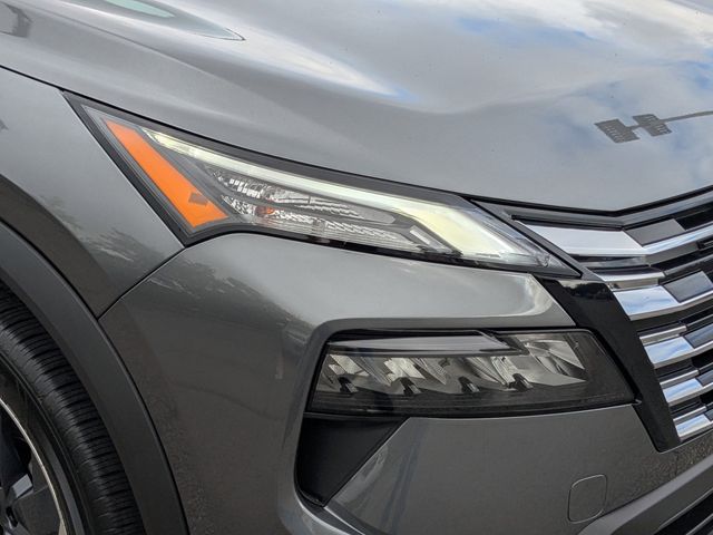 2026 Nissan Rogue SV photo 8