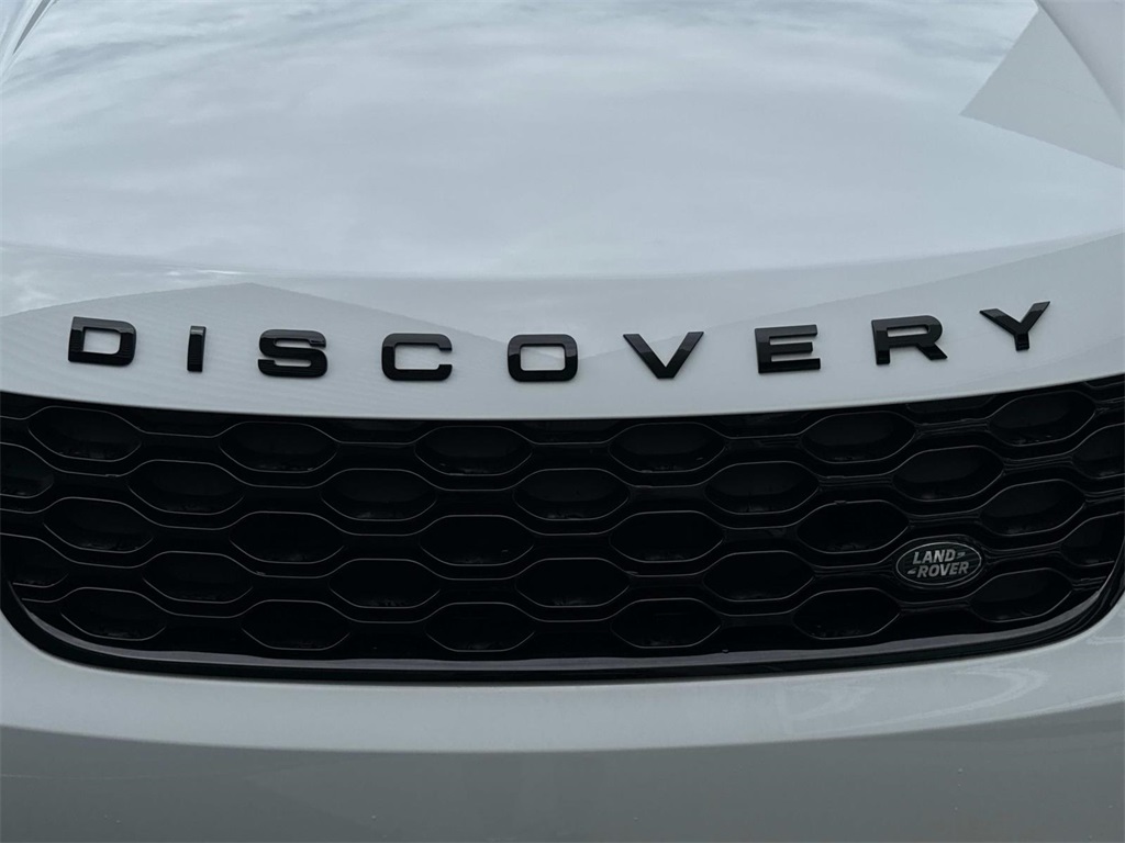 2025 Land Rover Discovery SE photo 11