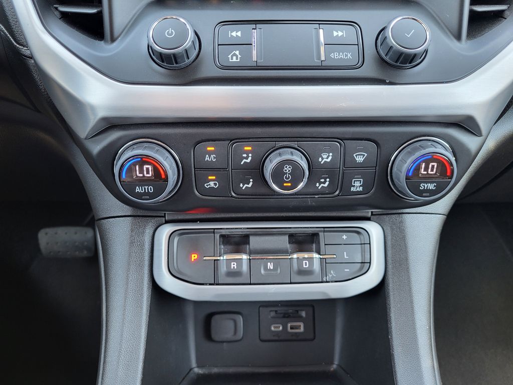 2023 Gmc Acadia SLT photo 11