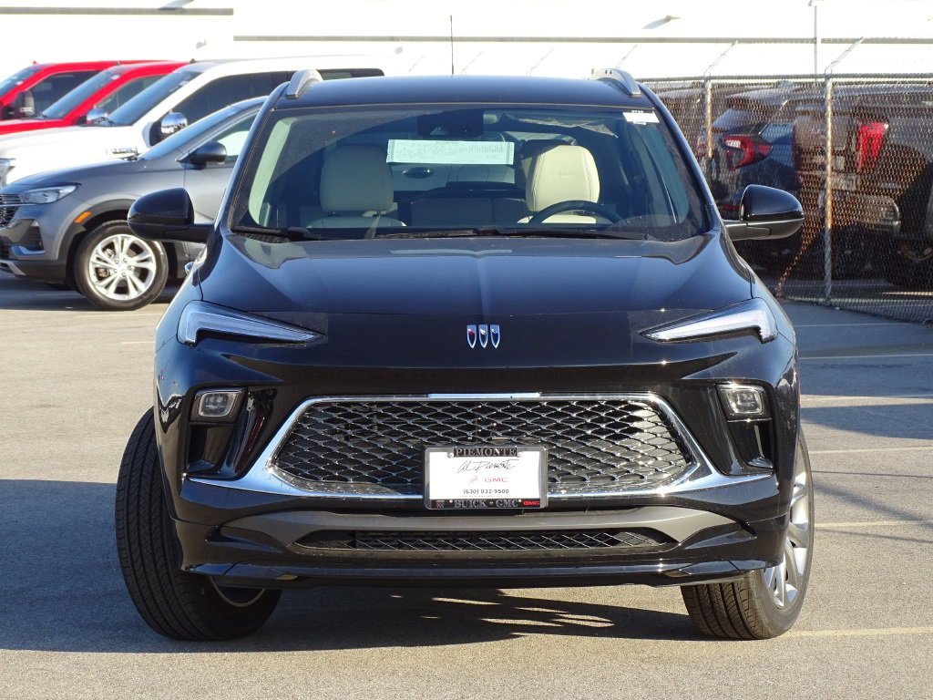 2024 Buick Encore GX Avenir photo 2
