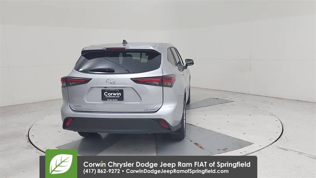 2024 Toyota Highlander LE photo 13