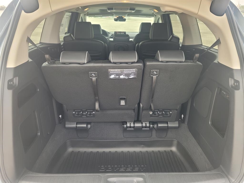 2026 Honda Odyssey Touring photo 18