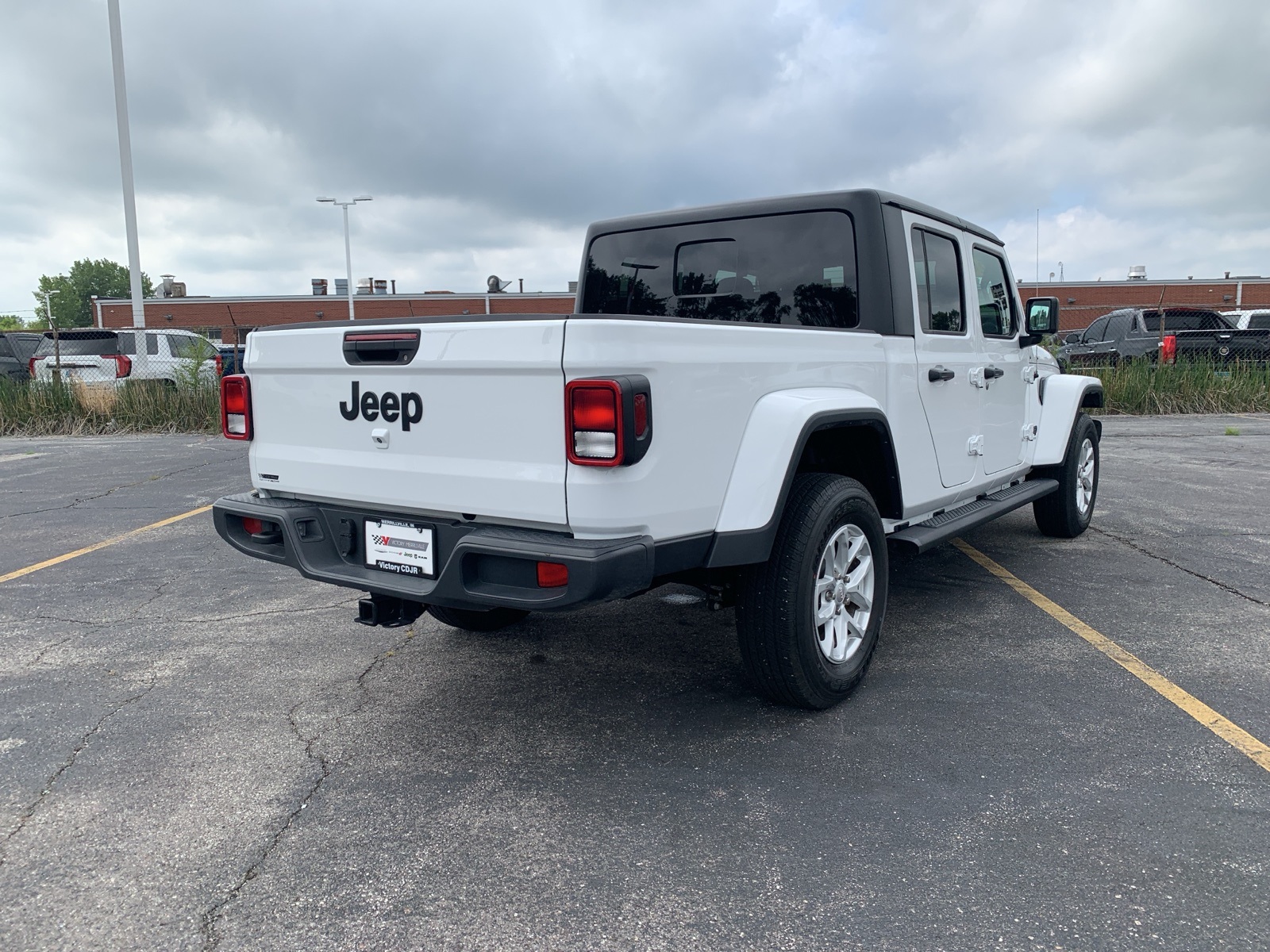 2023 Jeep Gladiator Sport photo 3