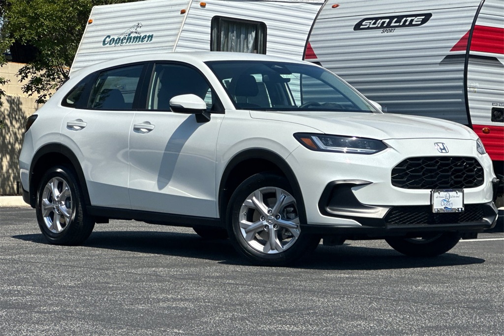 2025 Honda HR-V LX photo 2