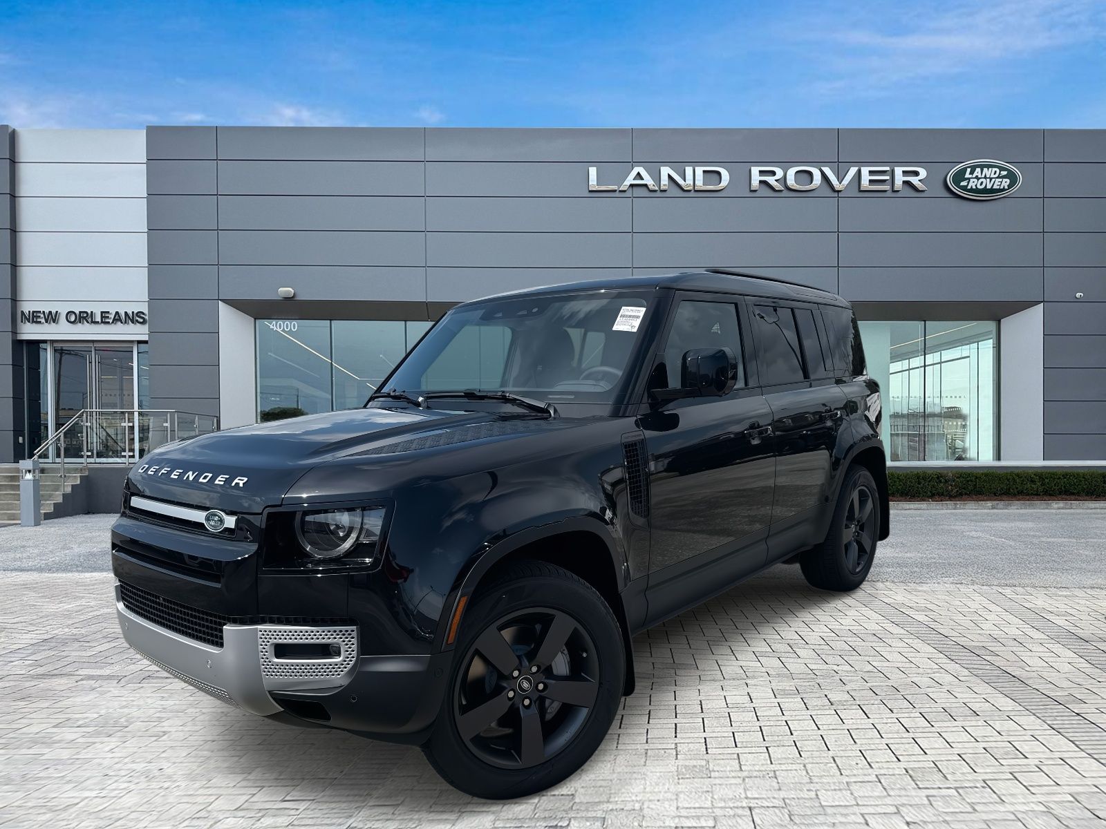 2025 Land Rover Defender S's photo