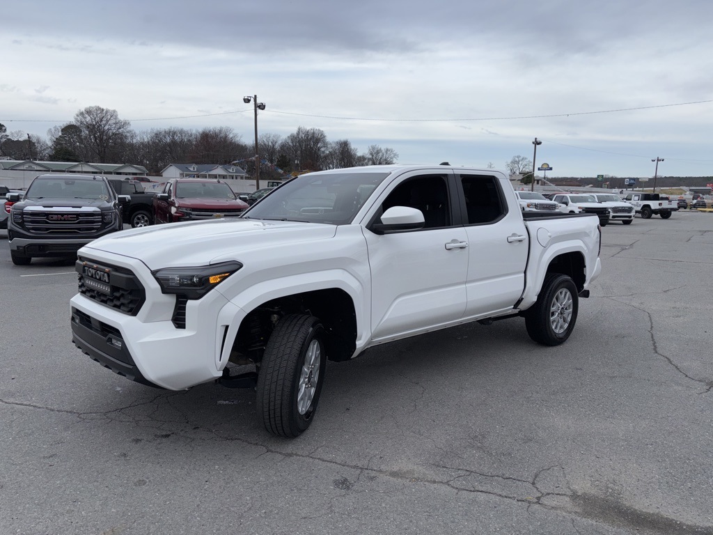 Used 2024 Toyota Tacoma SR5 with VIN 3TYKB5FN7RT009411 for sale in Little Rock