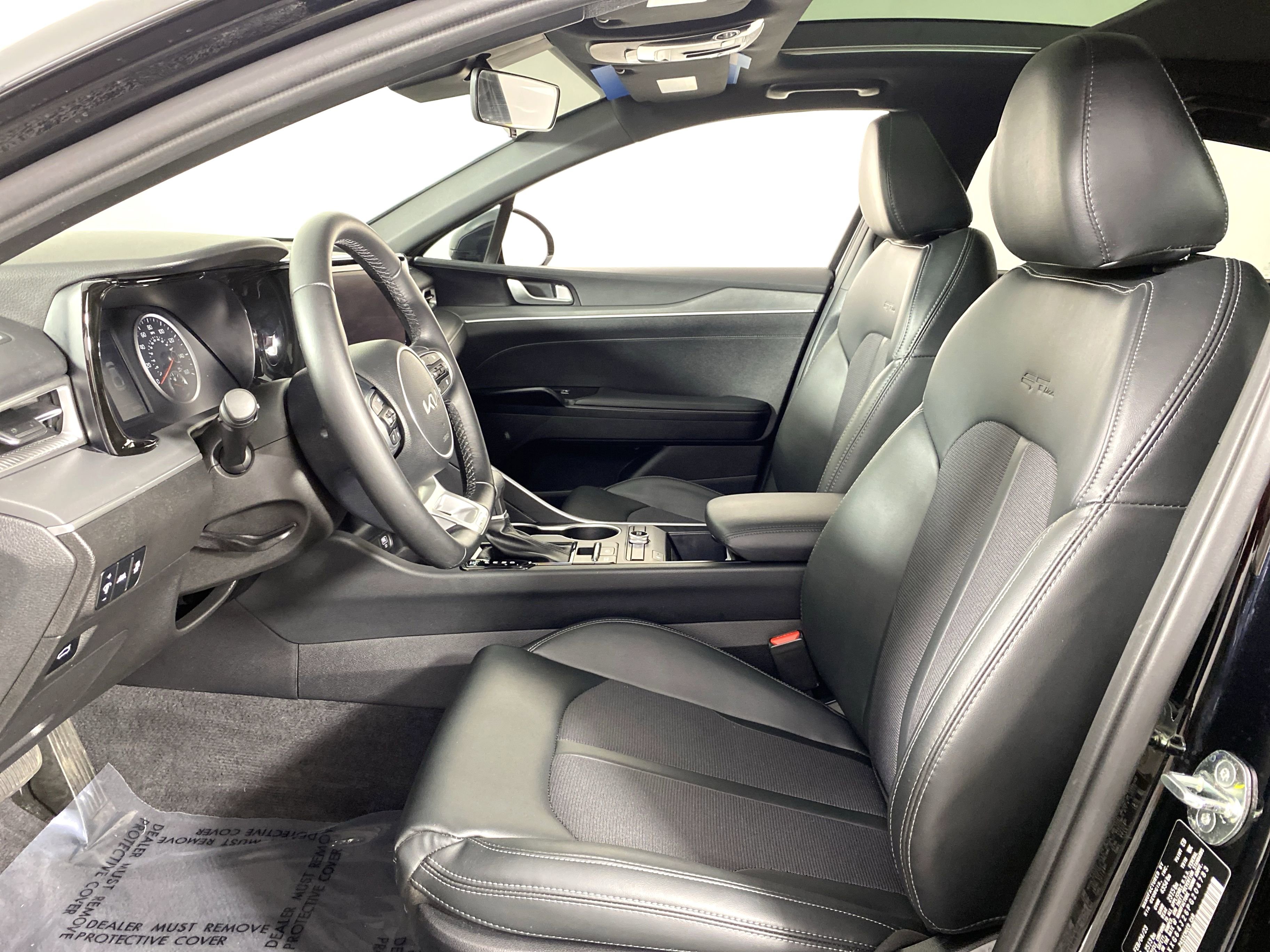 2023 Kia K5 GT-Line photo 3