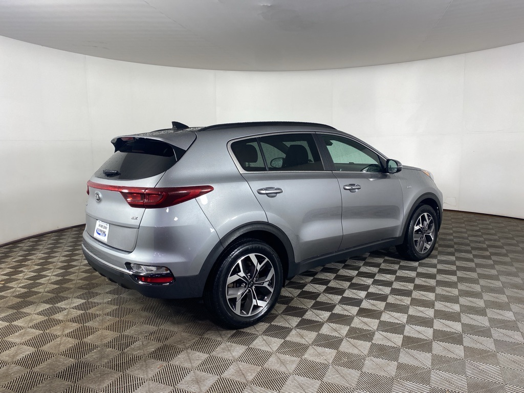 2022 Kia Sportage EX photo 2