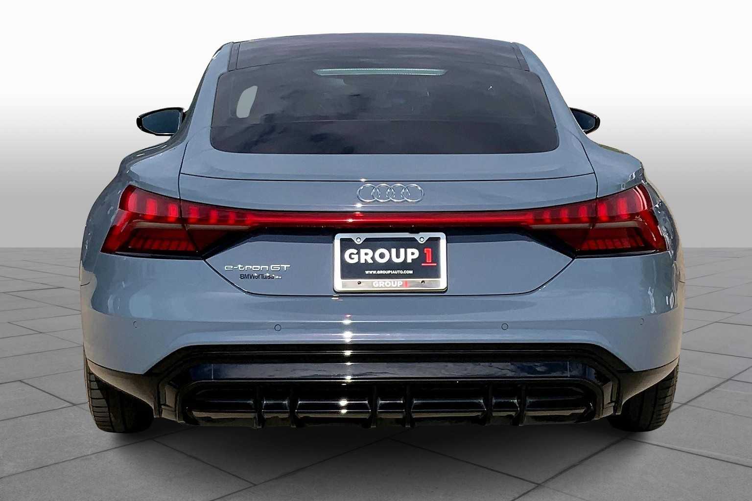 2022 Audi e-tron GT Premium Plus photo 4