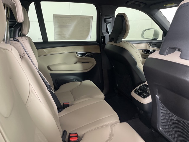 2026 Volvo XC90 B5 AWD Core photo 17