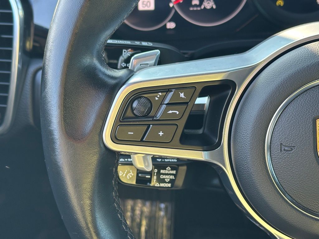 2022 Porsche Cayenne Coupe Base photo 38