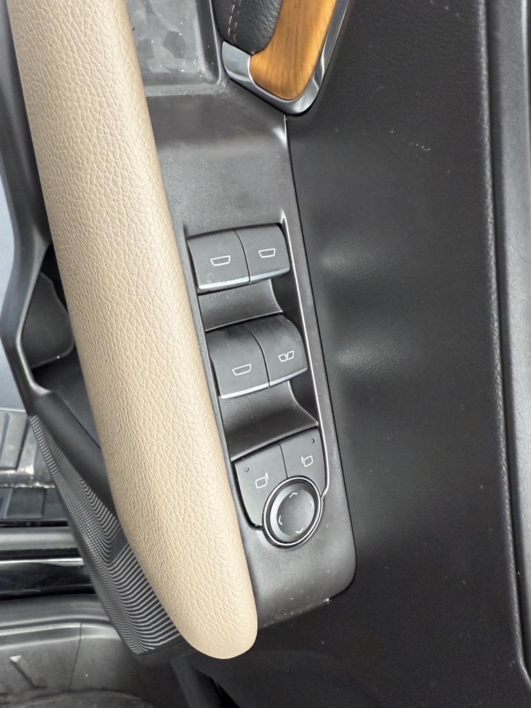 2024 Gmc Canyon Denali photo 35