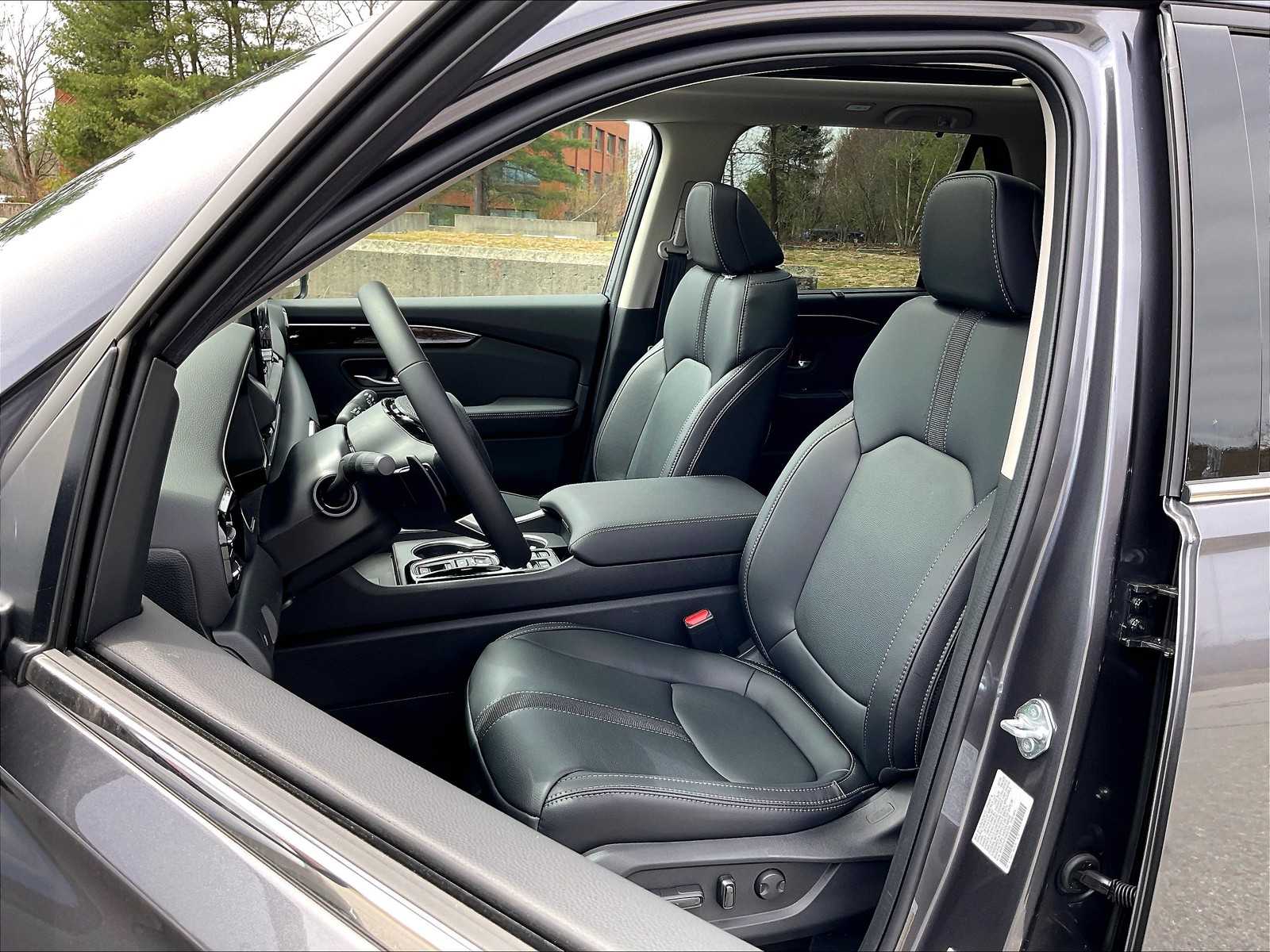 2025 Honda Pilot Touring photo 10