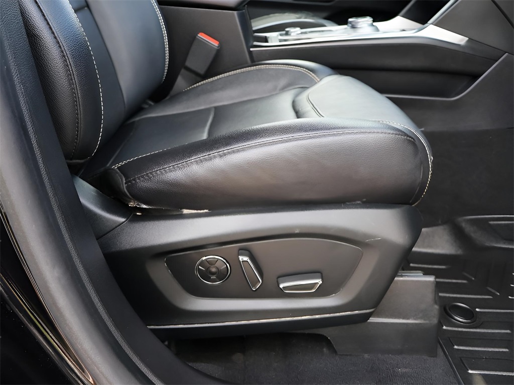2020 Ford Explorer ST photo 11