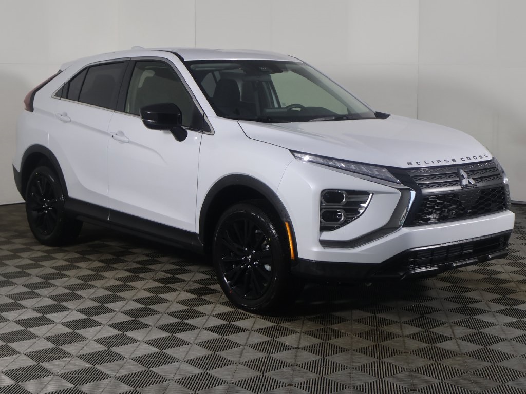 2025 Mitsubishi Eclipse Cross LE photo 2