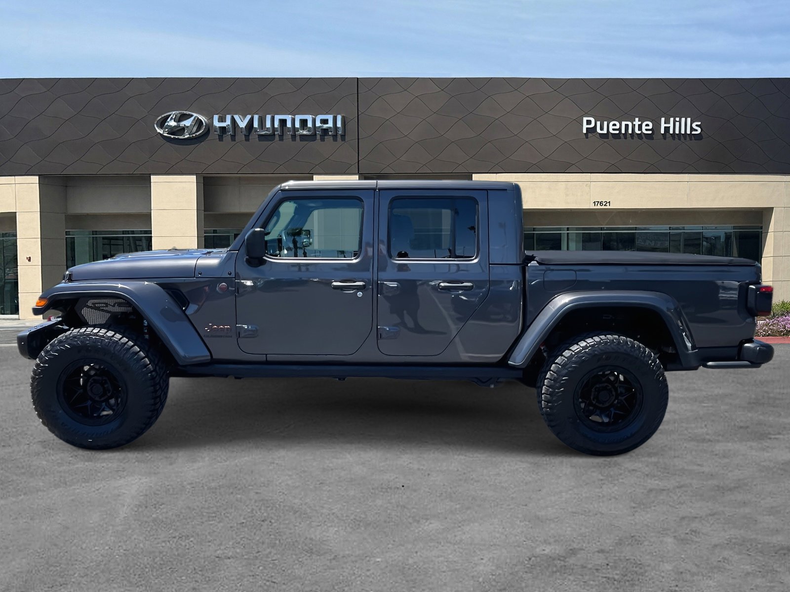 2020 Jeep Gladiator Rubicon photo 3