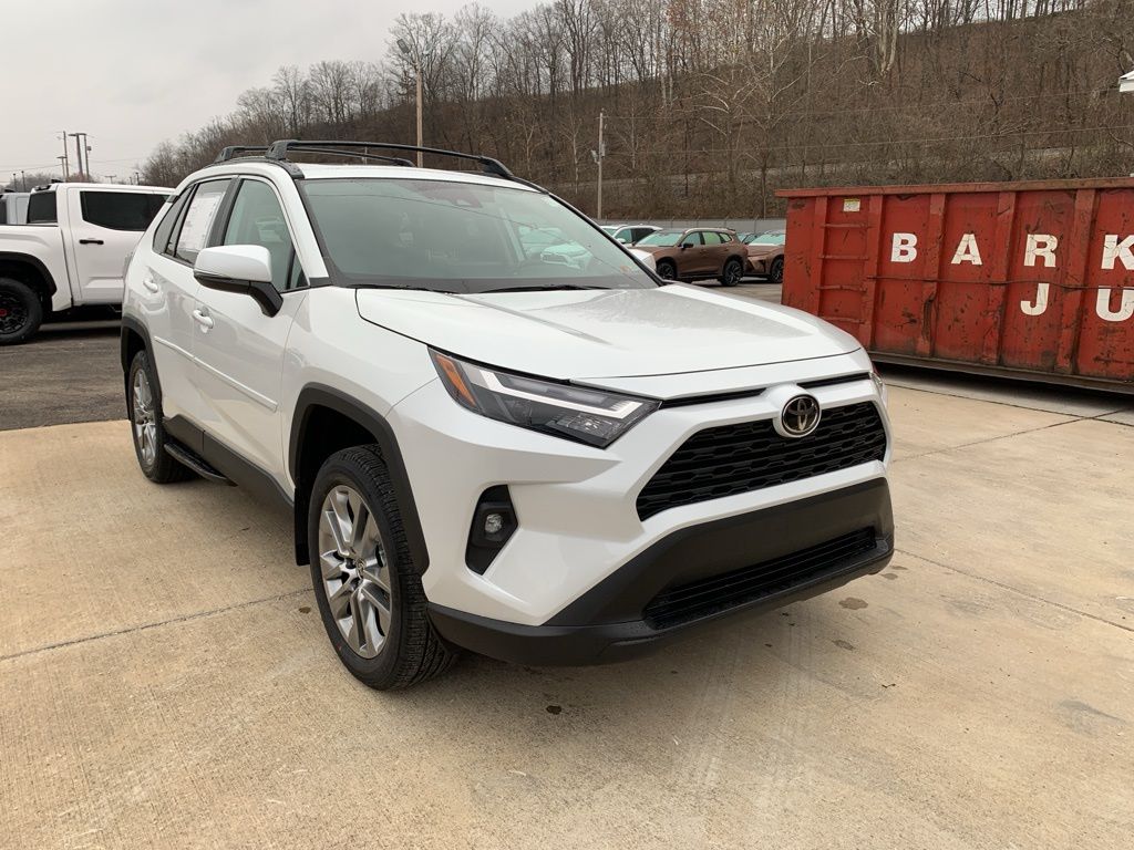 2025 Toyota RAV4 XLE Premium's photo