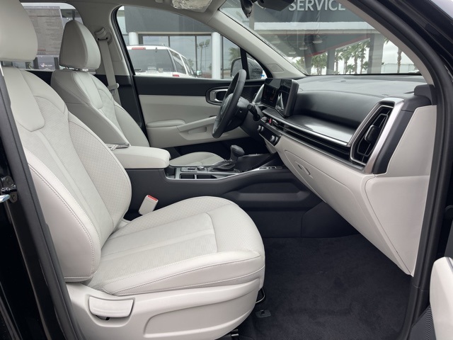 2025 Kia Sorento S photo 19