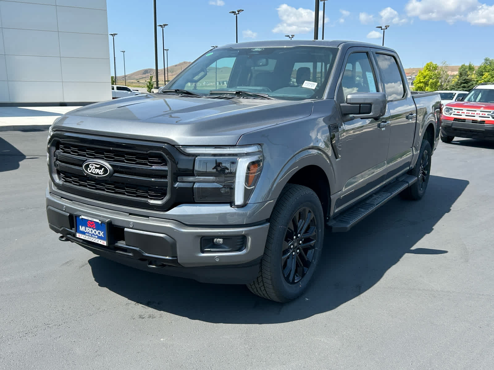 2025 Ford F-150 Lariat photo 2