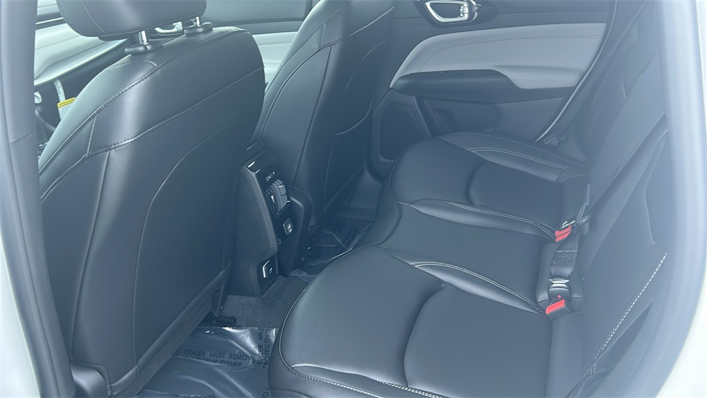 2025 Jeep Compass Limited photo 18