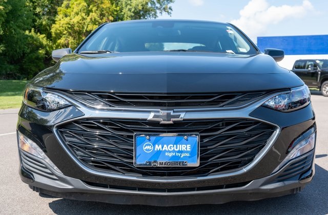 2024 Chevrolet Malibu 1LT photo 3