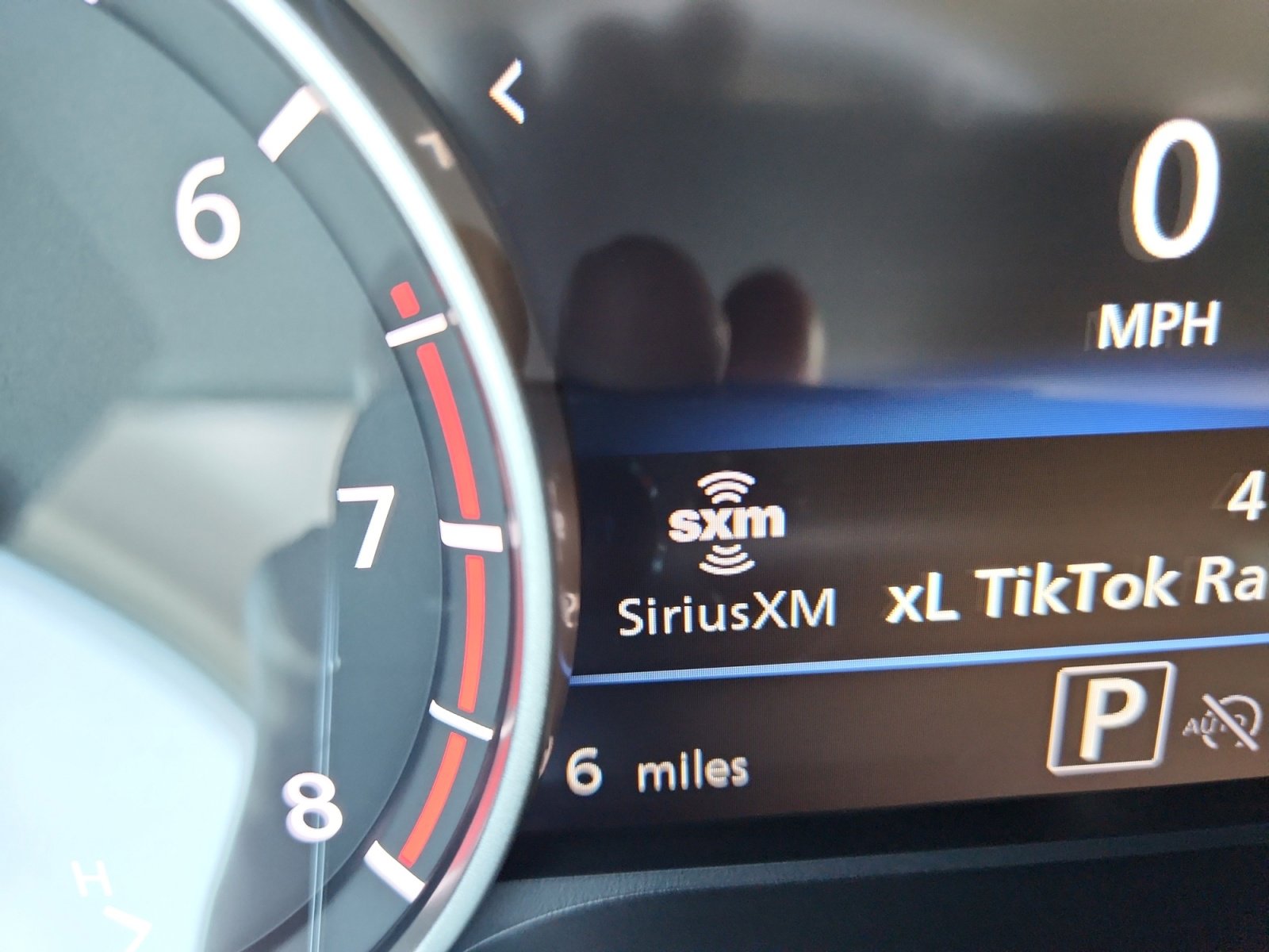 2025 Nissan Sentra SR photo 2