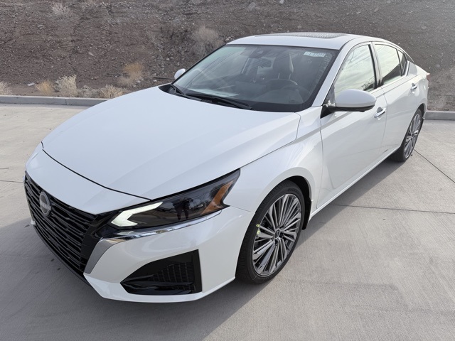 2025 Nissan Altima SL's photo