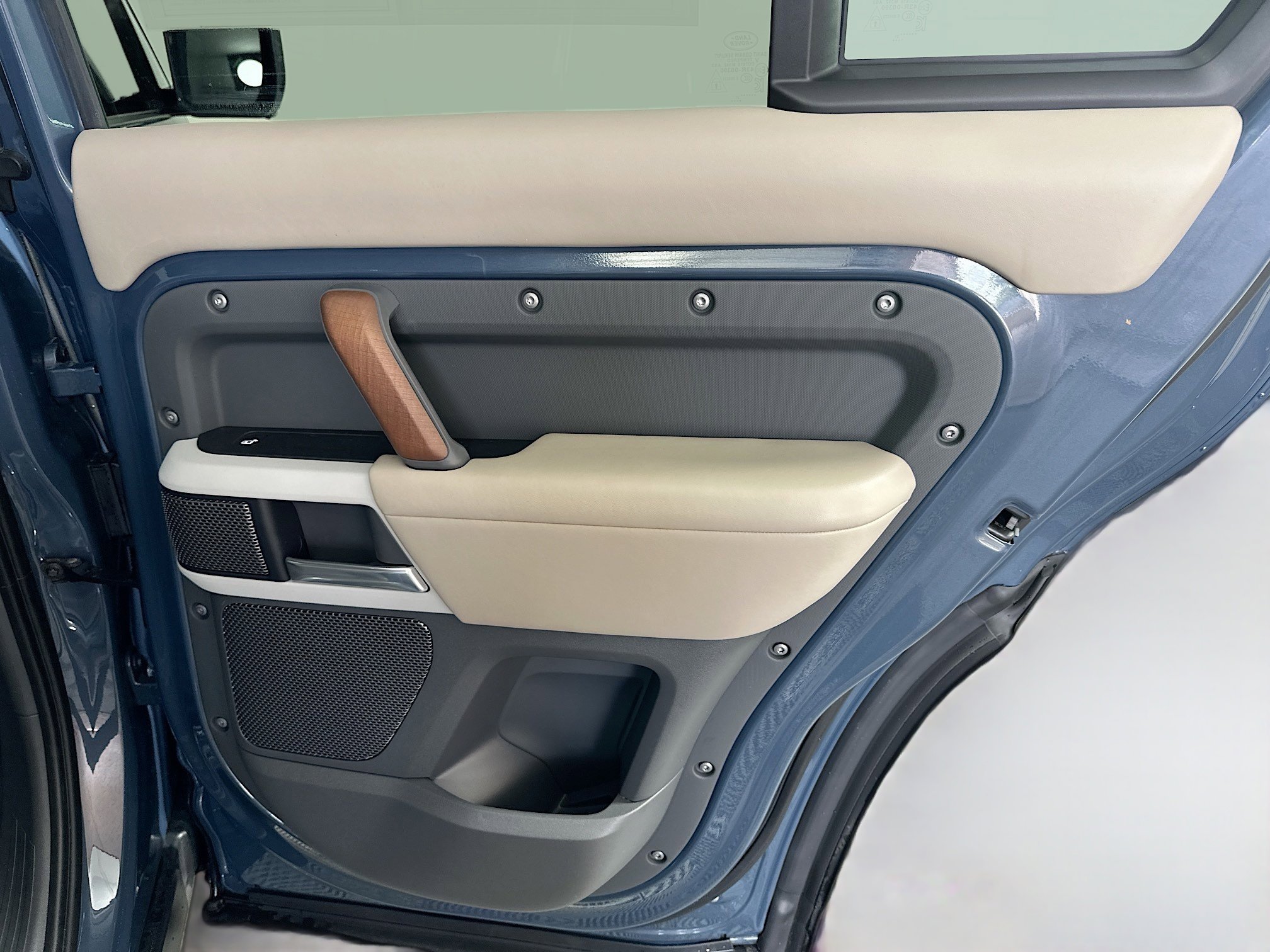 2021 Land Rover Defender X-Dynamic HSE photo 28