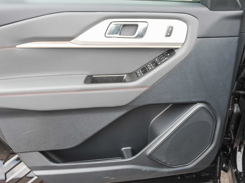 2025 Ford Explorer photo 14