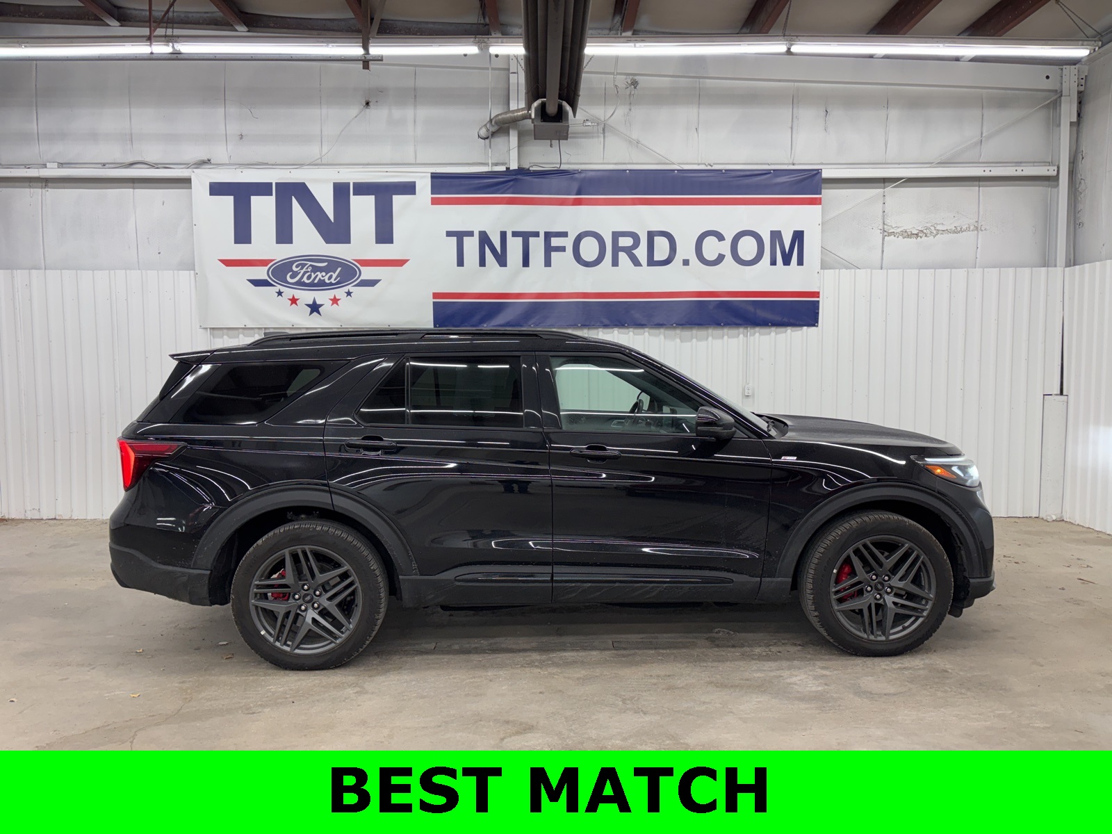 2025 Ford Explorer ST-LINE's photo