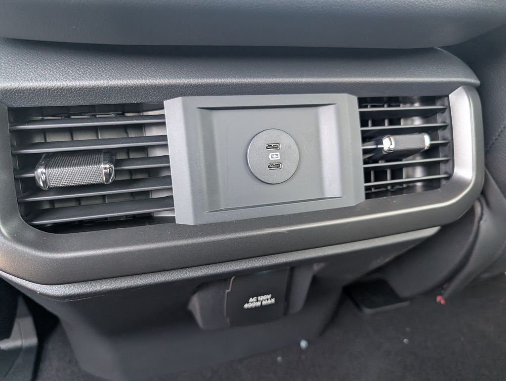 2025 Ford F-150 Lariat photo 9