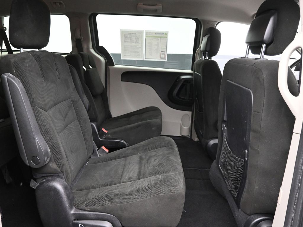 2016 Dodge Grand Caravan SXT photo 6