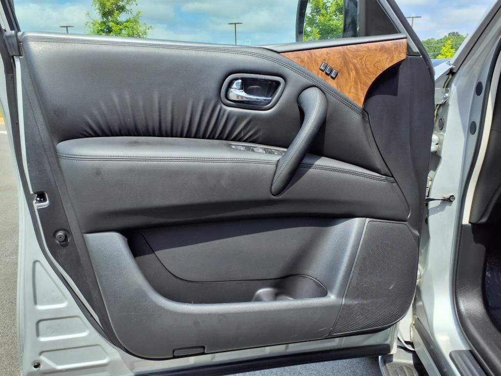 2023 Nissan Armada SL photo 3