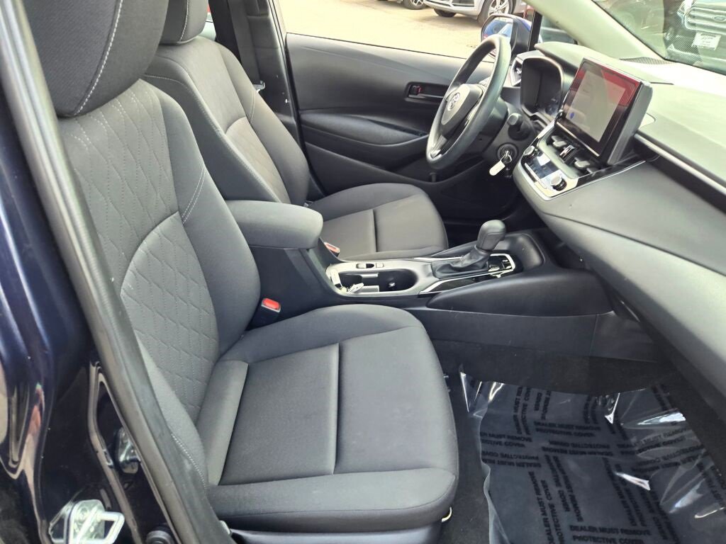 2023 Toyota Corolla LE photo 4