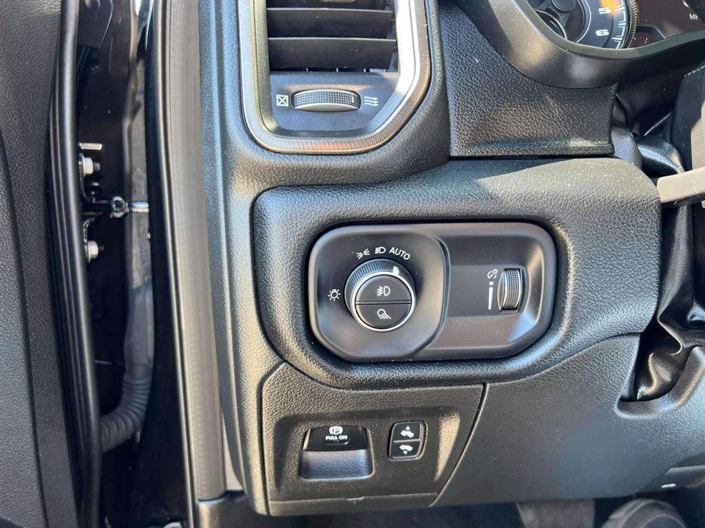 2022 Ram 1500 Rebel photo 14