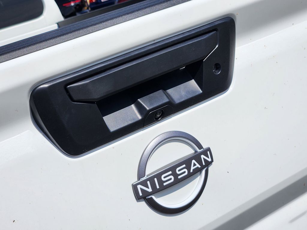 2025 Nissan Frontier Crew Cab SV photo 10