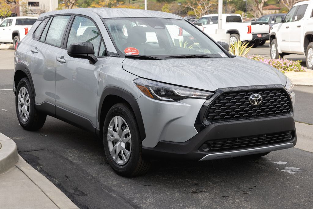 2025 Toyota Corolla Cross L photo 4