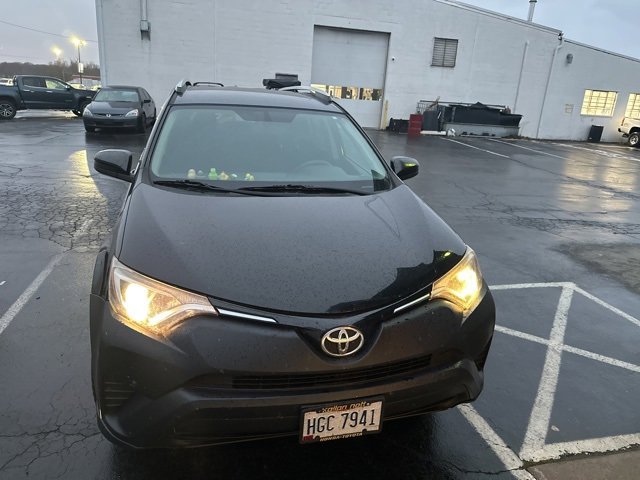2016 Toyota RAV4 LE photo 3