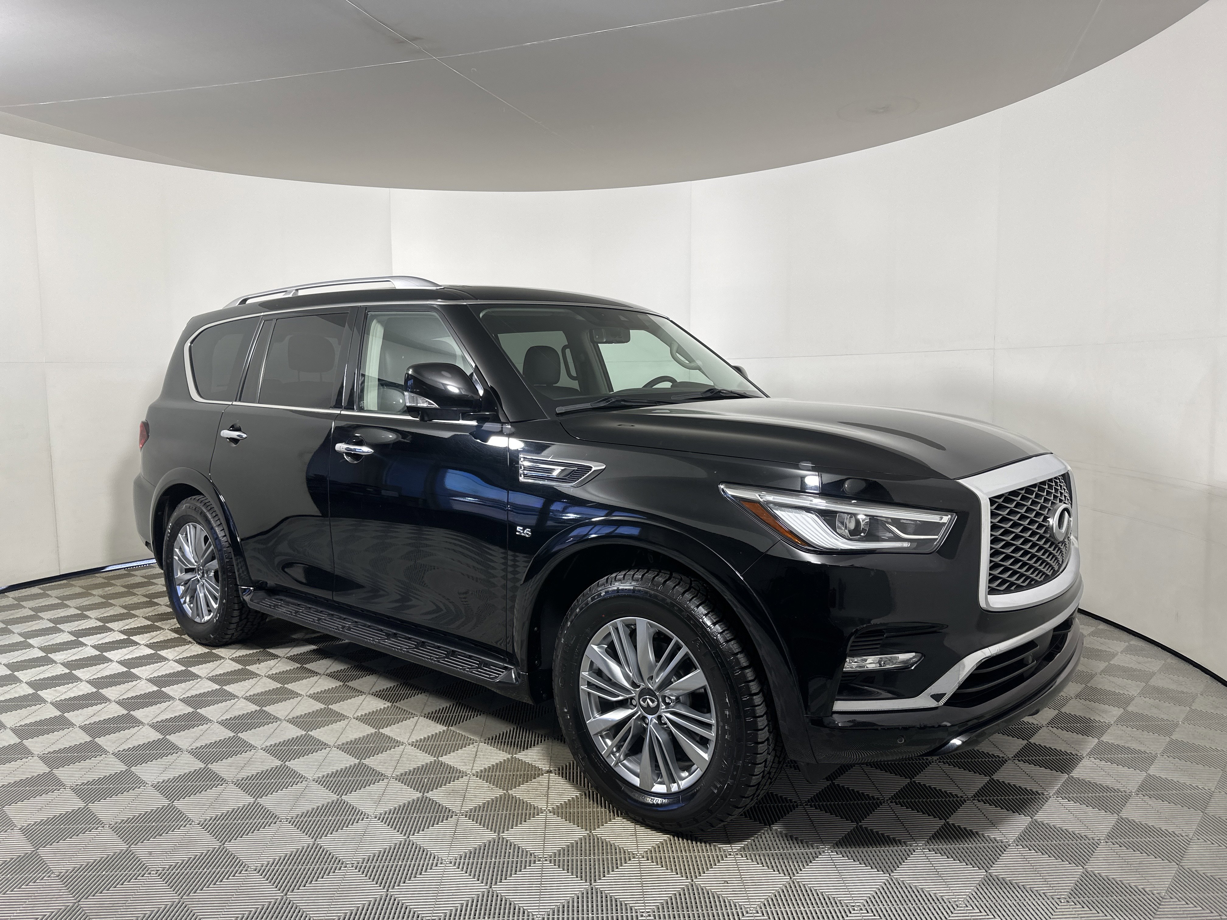 2020 INFINITI QX80's photo