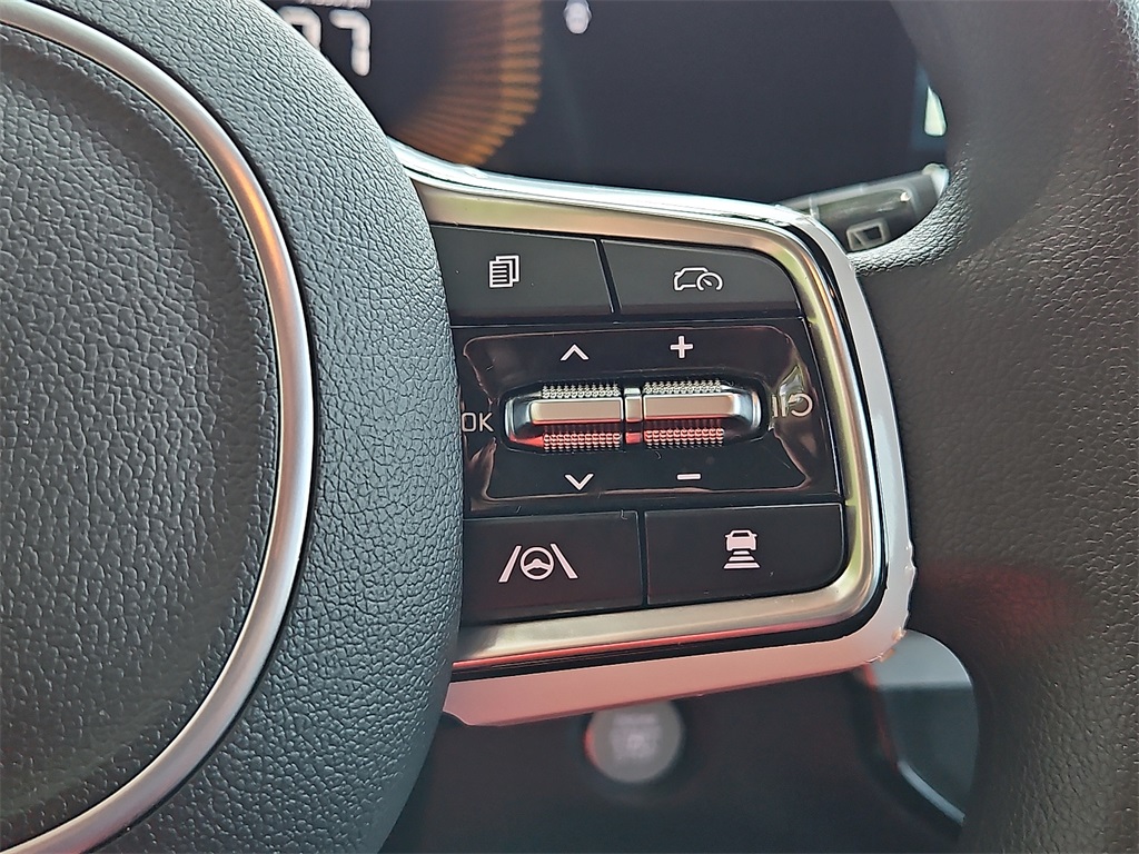 2025 Kia Sorento LX photo 21