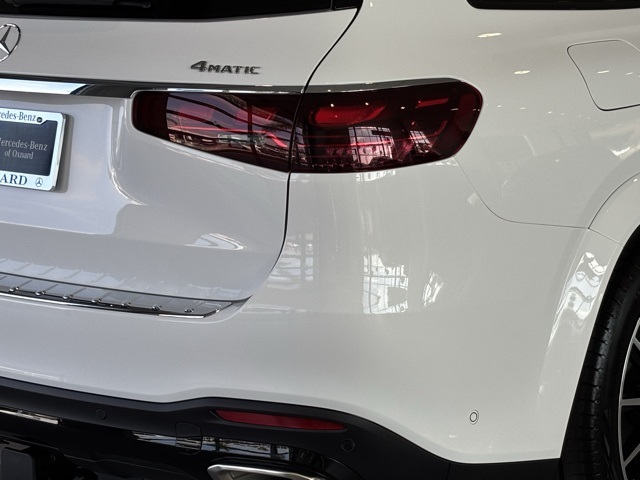 2026 Mercedes Benz GLS 580 4MATIC photo 4