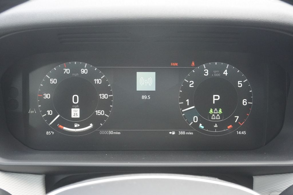 2025 Land Rover Discovery SE photo 10