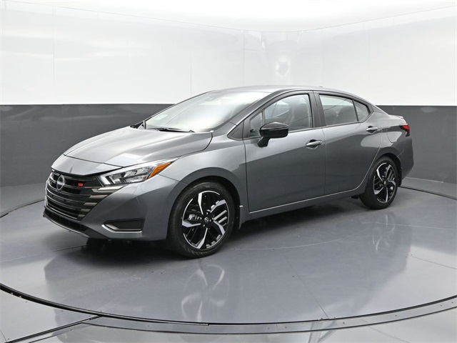 2025 Nissan Versa 1.6 SR photo 3