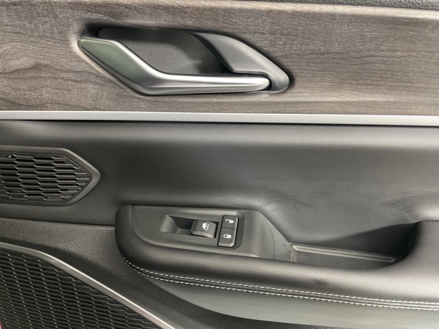 2025 Jeep Grand Cherokee Limited photo 12
