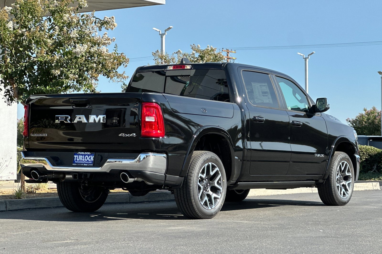 2026 Ram 1500 Laramie photo 4