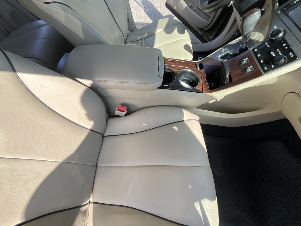 2013 Toyota Venza LE photo 32
