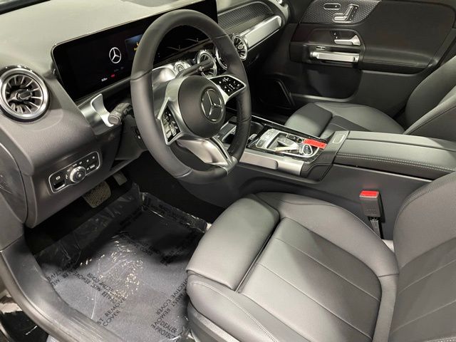 2025 Mercedes Benz GLB 250 4MATIC photo 13